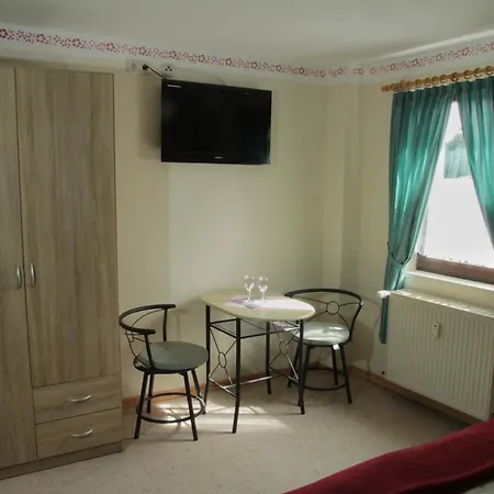 招待所 Schiffer *